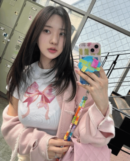 抓住流量!《星刃》女主体模在ins上新增身份标签 - 奇趣星球报 - 奇趣星球报