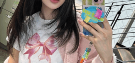 抓住流量！《星刃》女主体模在ins上新增身份标签 - 我的世界基岩版中文站