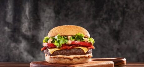 麦当劳对讲机玩具爆火,太多人抢导致App一度崩溃 - 奇趣星球报