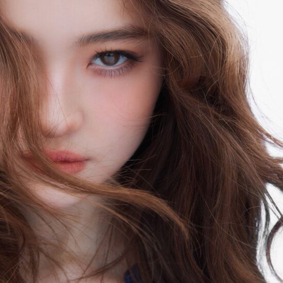 韩国女团 Meovv 团员 Ella Gross是谁？7 岁爆红模特，被称为“小 Jennie”，队友竟还有“GD 绯闻女友” - 奇趣星球报 - 奇趣星球报