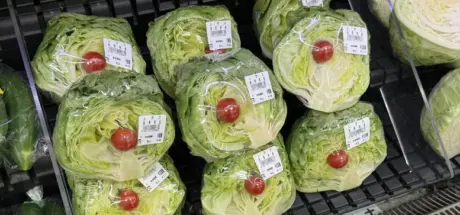 日本超市的“诡异”搭配，莴苣与小番茄为何捆绑销售？网友猜想背后隐藏的意义 - 奇趣星球报