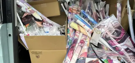 日本资深宅宅的遗物难整理，堆积如山的动漫周边！生前挚爱绘师义不容辞伸出援手 - 我的世界基岩版中文站