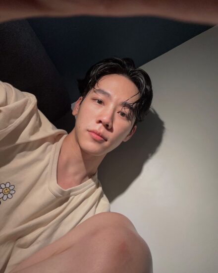 不仅知性还帅炸!泰国陶艺师爆红网络,堪比韩剧男主的现实版男神 - 我的世界基岩版中文站 - 我的世界基岩版中文站