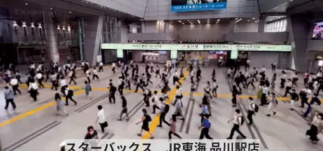 日本东京“社畜观察咖啡馆”成观光新宠!从上往下看,尽上班族的忙碌日常 - 我的世界基岩版中文站