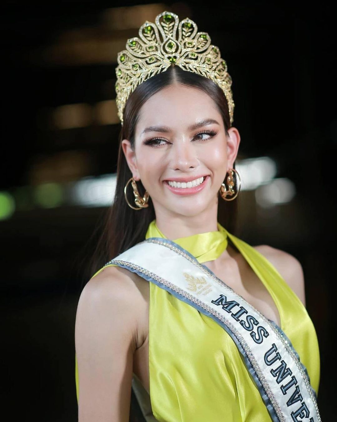 从垃圾堆中走出的泰国选美冠军！洗公厕、吃施舍为生，背后故事令人动容 - 我的世界基岩版中文站 - 我的世界基岩版中文站