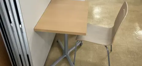 学校餐厅单人座位：日本网友热议引发两极看法！ - 我的世界基岩版中文站