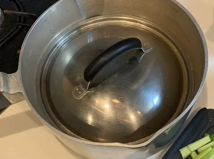 锅盖卡住救不出滷萝卜?日本网友两天奋战...结局让人哭笑不得! - 奇趣星球报 - 奇趣星球报