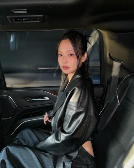 Jennie 的自由只是假象?从吸烟风波到与 BamBam 约会,金社长身份带来更大压力 - 奇趣星球报 - 奇趣星球报