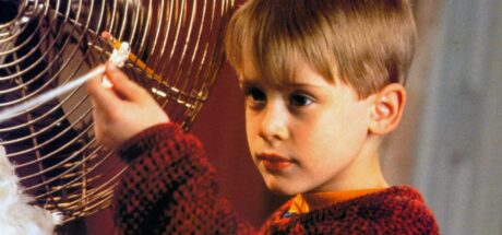 《小鬼当家》可爱童星背后的心酸!Macaulay Culkin 被父亲虐待的悲惨童年 - 我的世界基岩版中文站