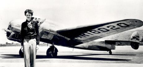 美国传奇女飞行员Amelia Earhart失踪之谜！背后竟与一种稀有螃蟹有关？ - 我的世界基岩版中文站