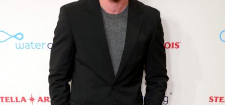 离婚后情场活跃!Jeremy Allen White与《熊家餐馆》女星亲密互动引热议! - 我的世界基岩版中文站