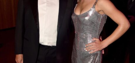 Bill Gates 小女儿 Phoebe Gates 凭美貌与才华走红！财产对她没吸引力，男友是Paul McCartney孙子！ - 我的世界基岩版中文站