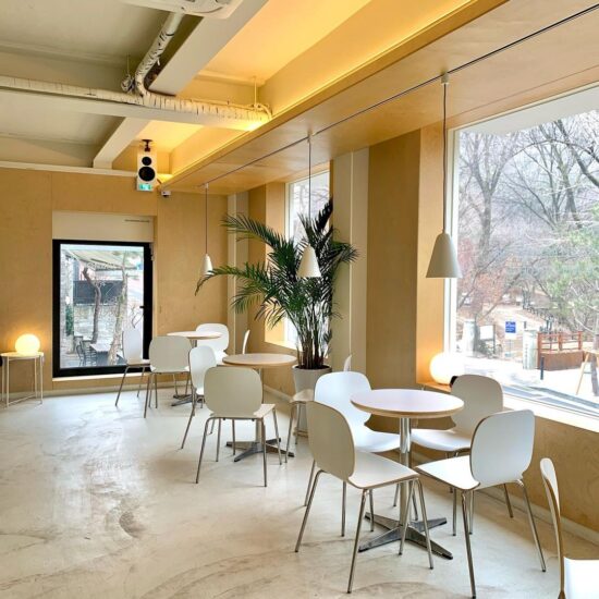 银杏飘落时,品尝蒙布朗咖啡与可颂松饼!MONBREW 被选为“首尔秋季绝美咖啡厅”! - 奇趣星球报 - 奇趣星球报