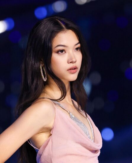 成为迷因界的宠儿！Victoria's Secret“臭脸模特”风头不输超模歌手 - 奇趣星球报 - 奇趣星球报