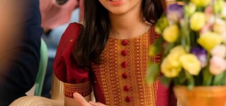 12岁柬埔寨混血公主Norodom Jenna：人民爱戴的才女，却被皇室视为「赚钱工具」 - 我的世界基岩版中文站