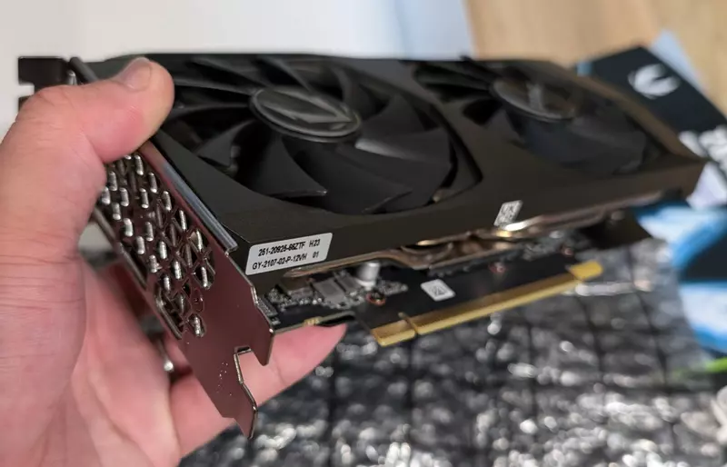 日本旧衣店淘到RTX3060显卡？老板竟不知宝贝价值，白菜价卖出引发热议！ - 我的世界基岩版中文站 - 我的世界基岩版中文站