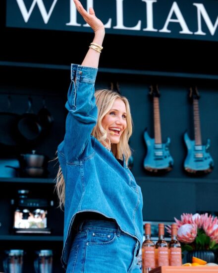 52岁 Cameron Diaz 罕见现身！家庭与事业双丰收，展现松弛魅力 - 奇趣星球报 - 奇趣星球报