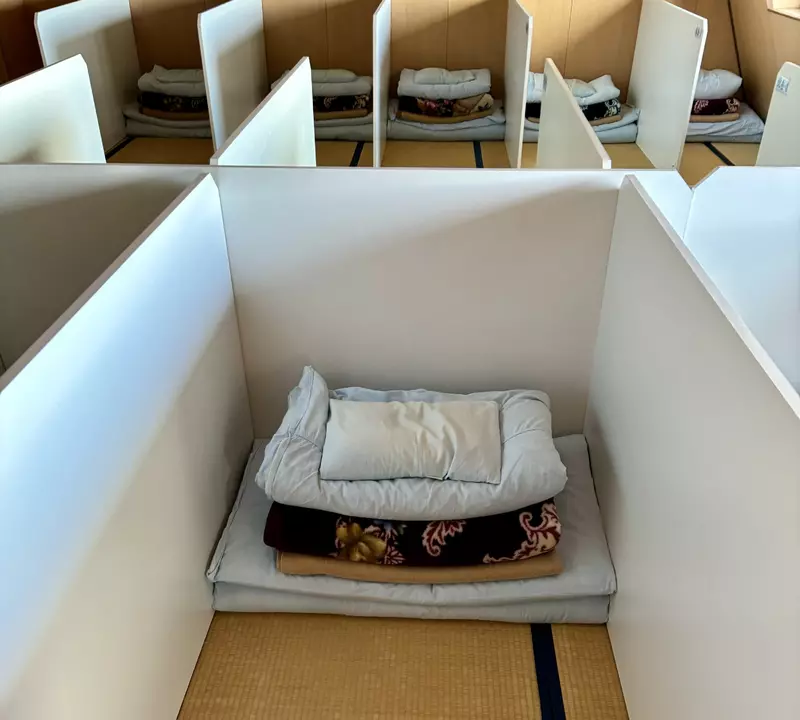 日本第2高峰山中小屋环境跟囚犯没两样！有人却大赞这种享受是天堂？ - 我的世界基岩版中文站 - 我的世界基岩版中文站