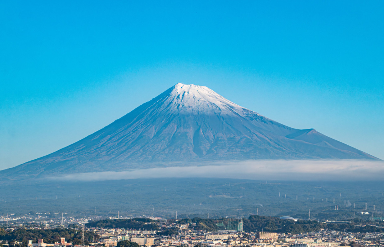 日本富士山年底终于降雪！创130年最迟记录，预计与全球变暖有关系 - 我的世界基岩版中文站 - 我的世界基岩版中文站