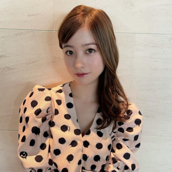 日本女星桥本环奈被指逼走8位经纪人！再掀舆论波澜，公司回应逐个击破谣言 - 奇趣星球报 - 奇趣星球报