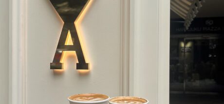 AMI PARIS 快闪咖啡厅登陆东京表参道！爱心咖啡杯萌化你的心 - 我的世界基岩版中文站