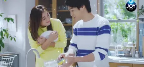 日本主妇吐槽洗碗精广告！竟用百洁布就能将油腻盘子擦干净？网友：拍广告的人估计没洗过碗 - 我的世界基岩版中文站