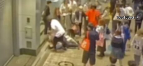 惊魂！前AKB48成员小嶋阳菜在东京街头，遭外籍猛男强抱推倒，活动黯然取消！ - 我的世界基岩版中文站