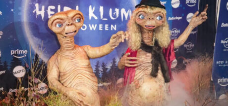 欧美明星万圣节大比拼!Kim Kardashian vs Heidi Klum,谁的造型更胜一筹? - 我的世界基岩版中文站