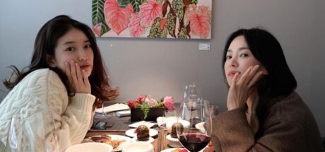 秀智化身「漂亮妹妹」请宋慧乔吃生日饭!拥有超强交友圈的她,甚至连 Jennie、金秀贤也被她迷倒 - 我的世界基岩版中文站