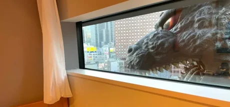 日本网友入住「格拉斯丽新宿酒店」，没想到距离“哥斯拉”如此之近！结果晚上根本睡不着！ - 我的世界基岩版中文站