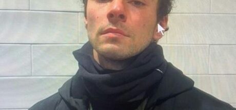 美国保险公司CEO被枪杀，26岁高颜值疑凶却成了偶像！人们迷恋杀人犯，到底真正有病的是谁？ - 我的世界基岩版中文站