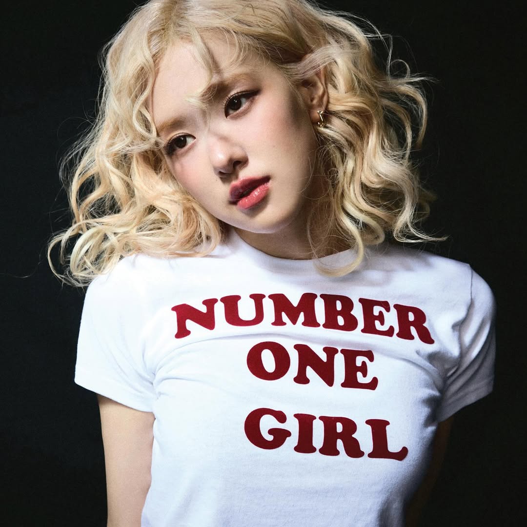 Rosé 为什么被称作「韩国 Taylor Swift」？《Rosie》直接把感情故事写进歌曲，光靠嗓音就能让歌迷爱上！ - 我的世界基岩版中文站 - 我的世界基岩版中文站