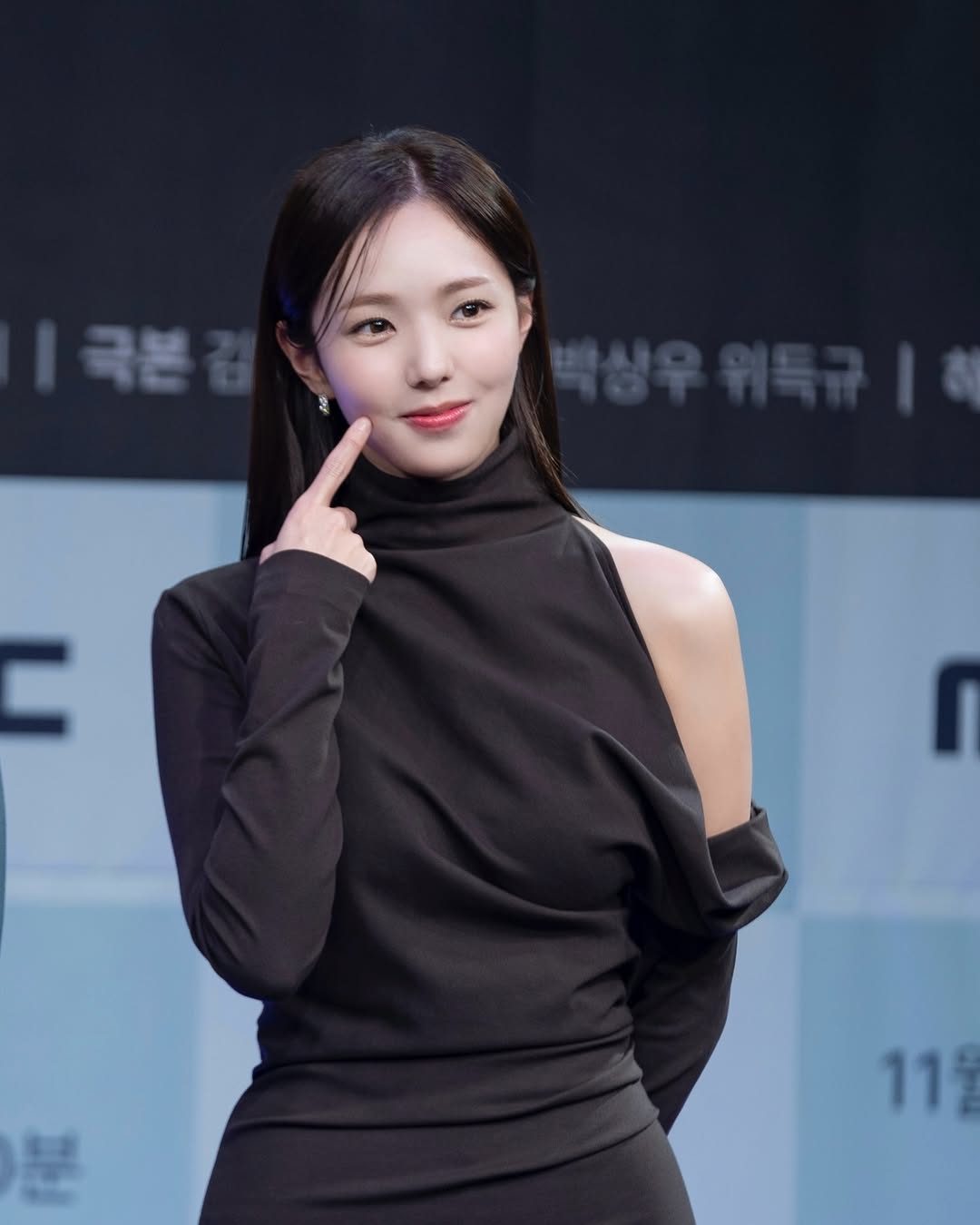 美貌盖过宋慧乔！蔡秀彬因 Netflix 新剧《现在拨打的电话》引发热议！ - 我的世界基岩版中文站 - 我的世界基岩版中文站