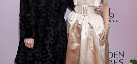 Ariana Grande 的母亲 Joan 是个厉害女人!发掘女儿才华,面对恐攻不畏惧,想把骨灰撒在迪士尼乐园! - 我的世界基岩版中文站