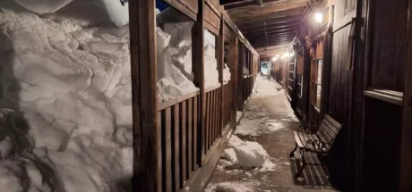 日本豪雪地区的智慧,宛如“骑楼”的传统建筑形式!在几百年后的现代依然超好用! - 我的世界基岩版中文站