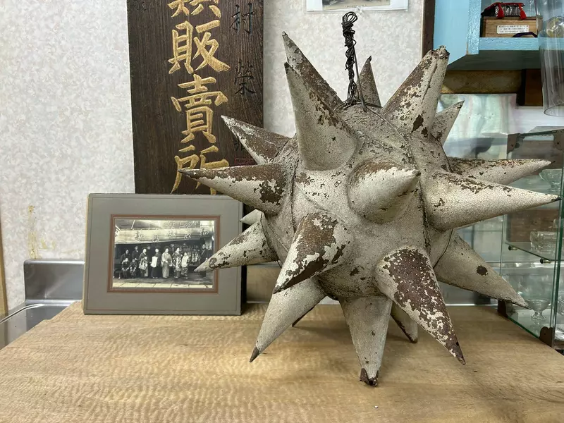 日本网友议论“攻击力超高的招牌”古早金平糖果店！这真的不是流星锤吗！ - 我的世界基岩版中文站 - 我的世界基岩版中文站