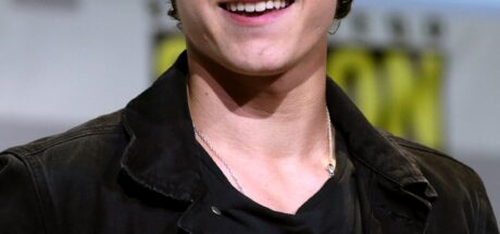 Tom Holland 说出正式「退隐」的时间!一直不适应好莱坞,不跟 Zendaya 走红毯背后有原因! - 我的世界基岩版中文站