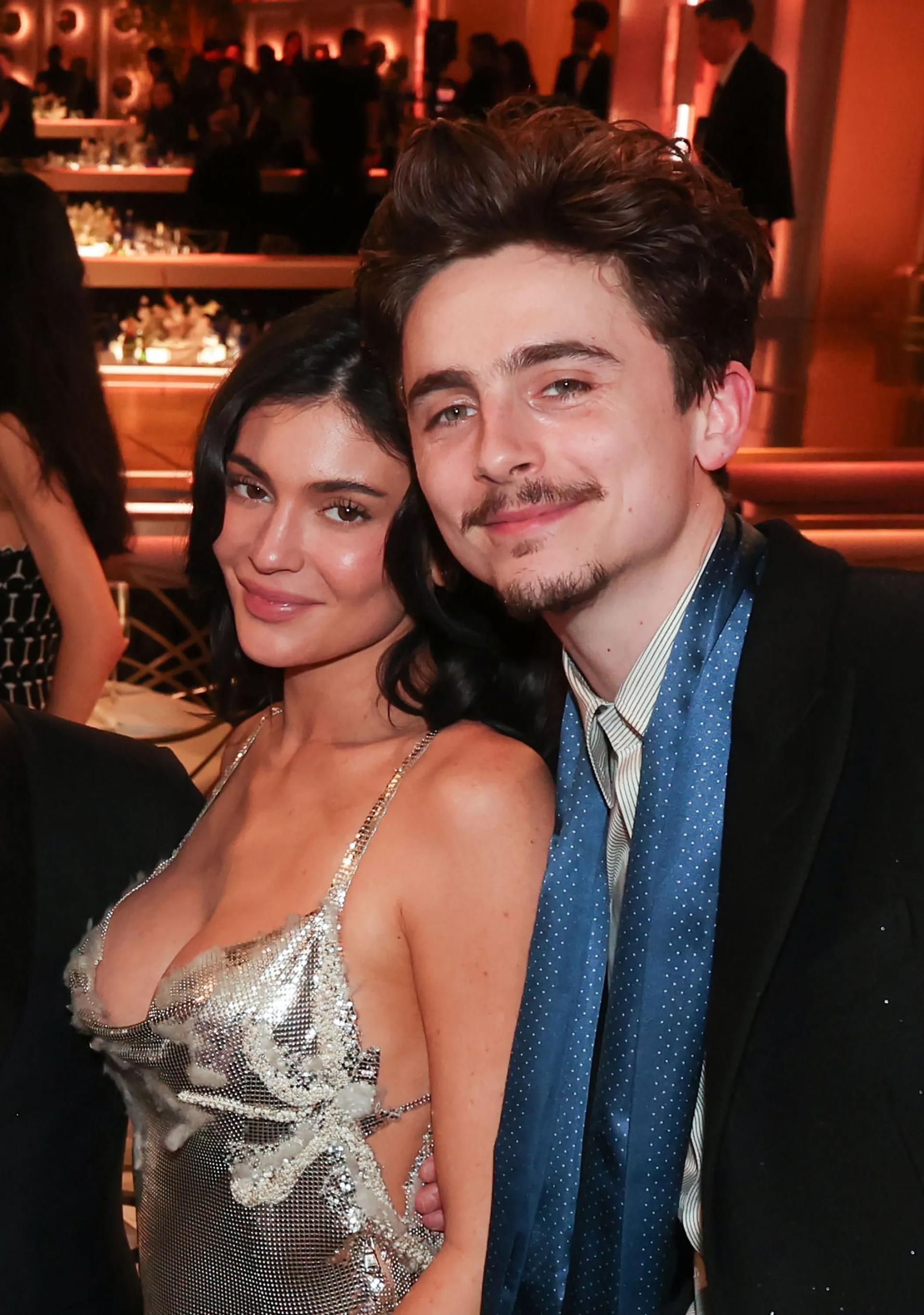 甜茶 Timothée 连在纽约宣传，也担心女友安危！遇过几个「渣男」，Kylie 终等到给她安全感的人！ - 我的世界基岩版中文站 - 我的世界基岩版中文站