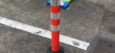 日本网友议论马路上反光柱的“命名问题”！要这样取名，不怕招惹到“地表最强法务部”吗！ - 我的世界基岩版中文站