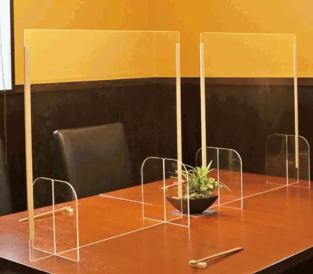 日本网友议论疫情后“亚克力隔板何去何从”，之前随处可见的防疫道具如今没用了！除了丢掉还有其他用途吗！ - 奇趣星球报 - 奇趣星球报