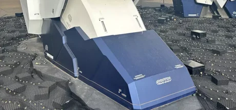 日本东京台场独角兽高达，脚尖上惊见被乱贴“赛车贴纸”！高达迷与车迷们全都气炸了！ - 我的世界基岩版中文站