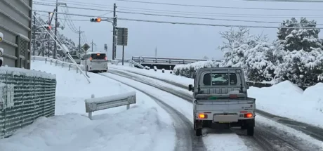 日本网友议论“雪国驾驶才懂的开车技巧”，为什么要离前车这么远！一看就知道他是内行人！ - 我的世界基岩版中文站