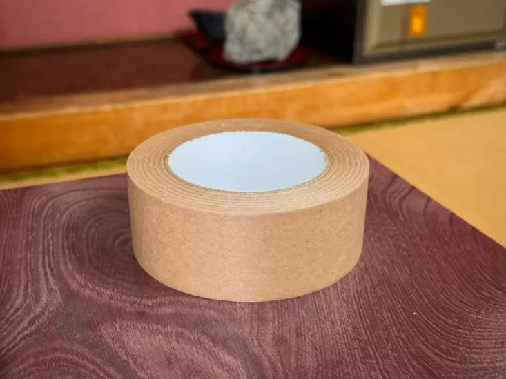 日本网友议论“旅馆的奇妙备品”，房间放一綑牛皮纸胶带！你知道这有什么用途吗！ - 奇趣星球报 - 奇趣星球报