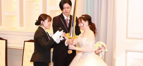 日本COSPLAY同好的婚礼，握起“誓约胜利之剑”斩断课金业障！来宾化身圆桌骑士共同见证！ - 我的世界基岩版中文站