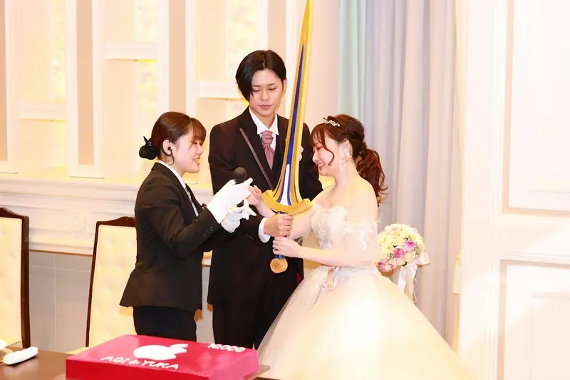 日本COSPLAY同好的婚礼，握起“誓约胜利之剑”斩断课金业障！来宾化身圆桌骑士共同见证！ - 我的世界基岩版中文站 - 我的世界基岩版中文站