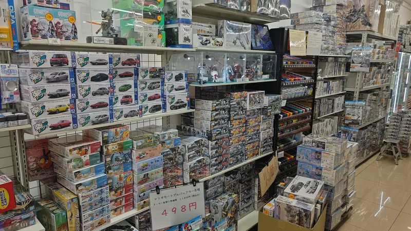 日本不输专业模型店的7-11便利店，如果晚上突然想组装高达！来这里从颜料到工具一应俱全！ - 我的世界基岩版中文站 - 我的世界基岩版中文站
