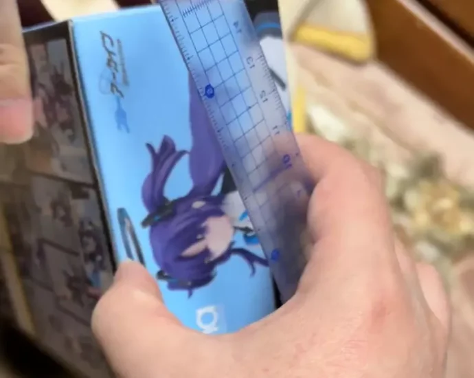 日本网友议论“模型公仔开箱法”，打开的时候很怕弄凹外盒！专业的宅宅都会独特的开箱方法！ - 奇趣星球报 - 奇趣星球报