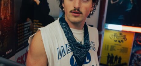 Benson Boone 因《In The Stars》爆红,连 Mark Zuckerburg 也模仿他!才 23 岁的他,如何俘虏大众的心! - 我的世界基岩版中文站