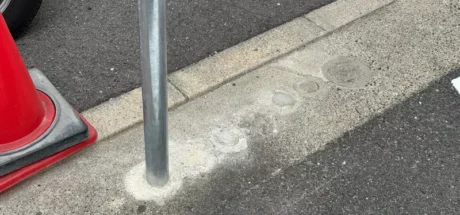 日本同人绘师分享“缓缓移动的交通标志”,被撞断就挪到旁边一点!绘师化身观察家记录4年来的变化! - 我的世界基岩版中文站