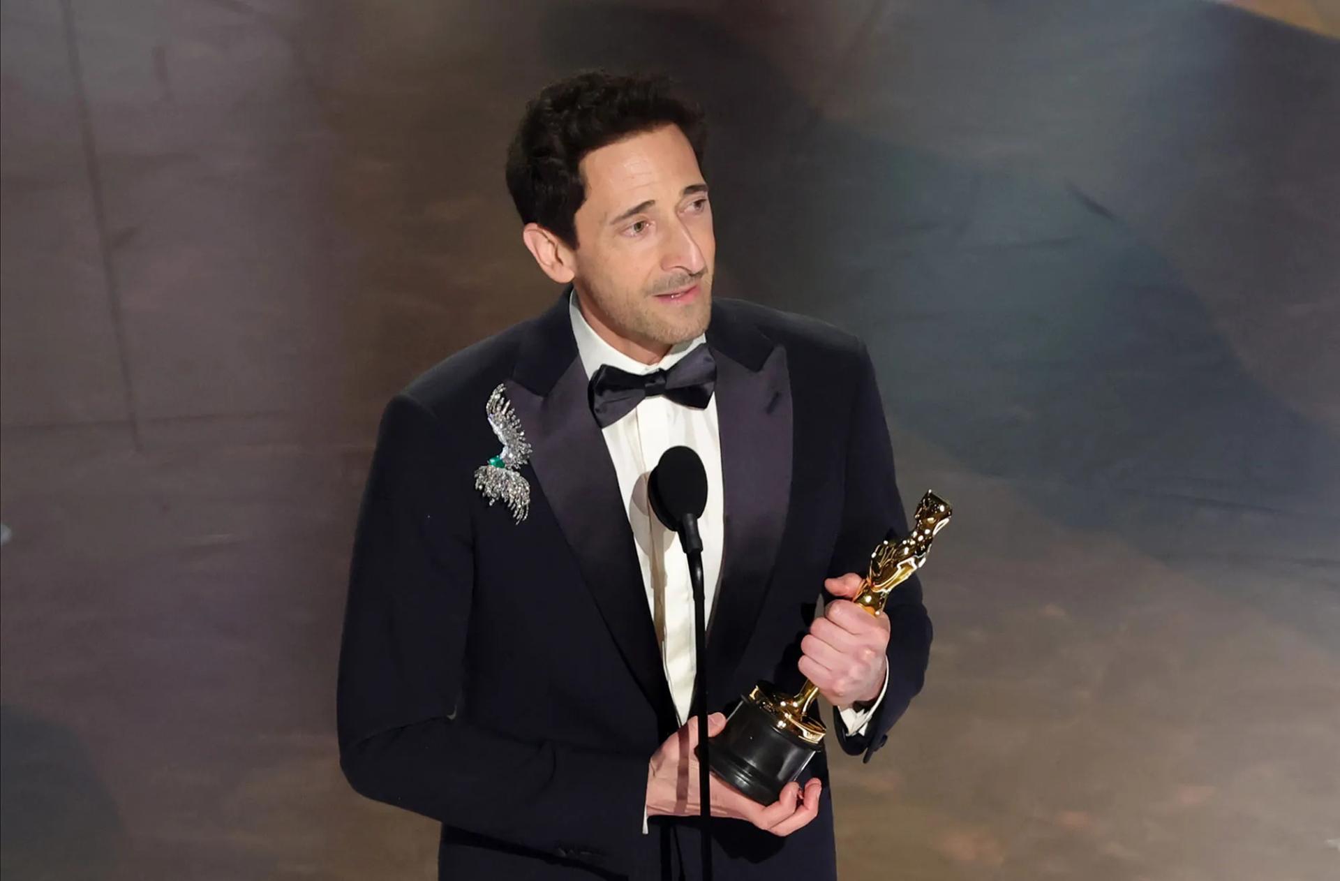 Adrien Brody 二度拿下奥斯卡「最佳男主角」！曾为戏暴瘦 13 公斤、断联亲友，透过作品找回自己！ - 我的世界基岩版中文站 - 我的世界基岩版中文站
